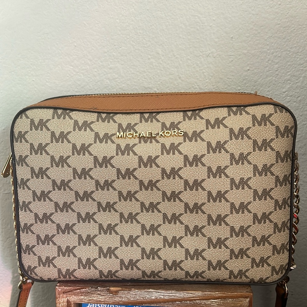 Michael Kors cross body